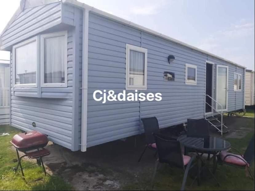 Cj & Daisies Holiday Home Престатін Екстер'єр фото